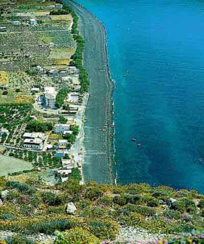 Veduta di Kamari dall'alto
